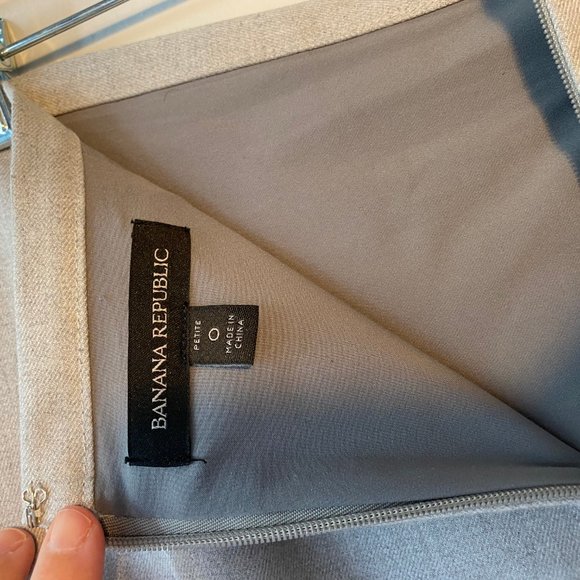 Banana Republic Wool Skirt - Picture 4 of 7